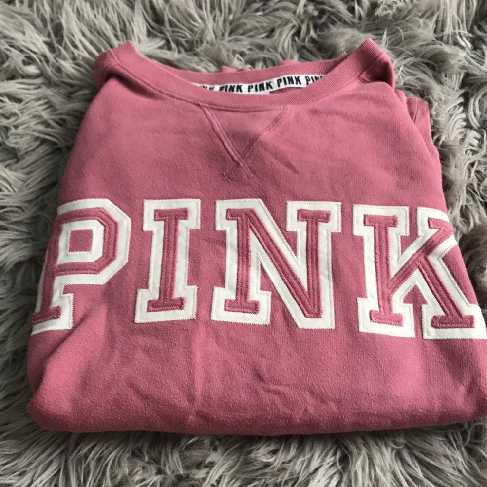 VS pink crew neck size women's M